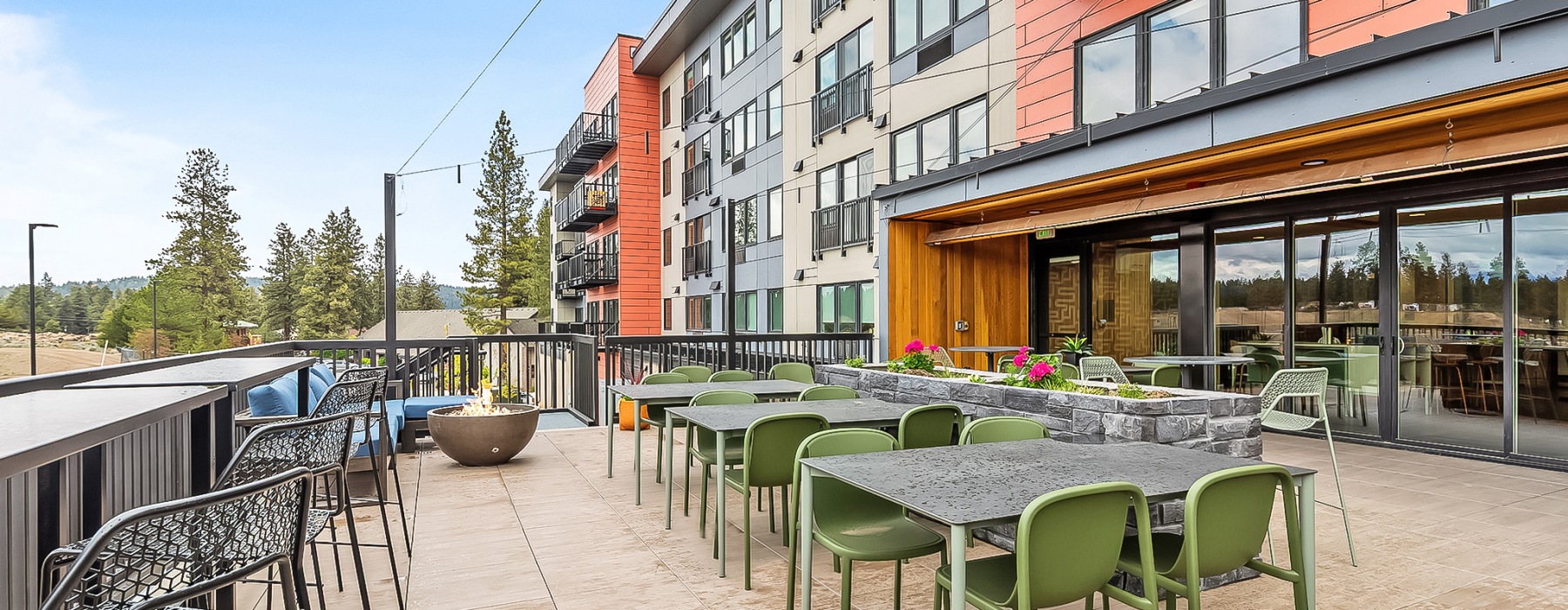 outdoor terrace with fire pit in bend, OR